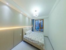 东方万达城 带电梯 南北通透 精装可拎包入住 房龄新