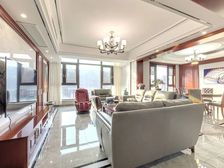 外国语旁 金御华府 英伦风洋房顶复 带露台 实用200多平