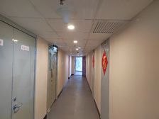 投资广场物业直租170平遗留精装修正对电梯间