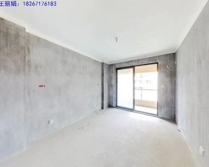 房子是小区中间楼幢!环境安静!中间楼层采光好无遮挡!价格好谈