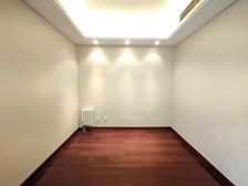 95㎡东向居住办公,可以注册公司,厨房厕所供能齐全