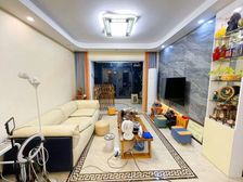 户型方正,间隔实用,小区楼间距够宽,小区绿化好,