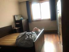 满五 产权清晰 居住密度低 南北通透 中间楼层 诚心出售