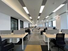 三溪地铁站 保利鱼珠港 98平精装修 配齐家具 拎包办公