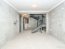 保利品质小区位置好,边套采光好,毛坯叠加满5年阁楼