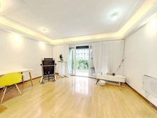 临港自贸区地铁口800米带私家花园的3房2卫洋房