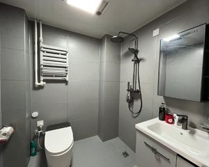 怡园小区南北通透品牌自住精装三居 5层视野佳 仅96.8万