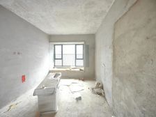 “鼎峰国汇山”让您以看风景的心情来欣赏家 花园中间 位置安静