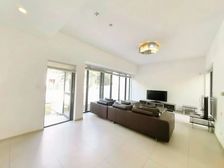 (虹桥前湾墅区)林茵湖畔,边套大花园,全明户型。屋况保养好。