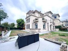 全新豪华装修法式别墅,全朝南户型,集中朝南花园500平,急售