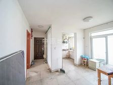 主卧朝南,小区中心位置,采光充足,得房率高