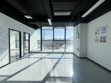 开发区 万象汇地铁一号线 星际中心300平 正南阳面 精装