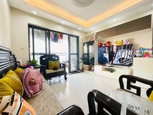 富通自在城网红小区 精装修3房 南北通透 急售 价可聊