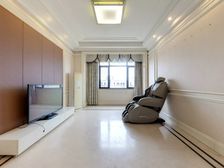 中海苏黎世家 南北通透三居加储藏间 精装修 高层采光视野好