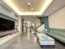 上下4层 有花园 地下室 实在售精装边位别墅带一百多平大花园