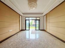 恒大文化旅游城(别墅) 出行方便 次新小区 精装可拎包入住