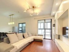 东湖边 双 东湖城二期,南北通透四房 拎包入住看房随时。