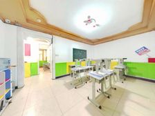 商品楼,三室俩厅,低楼层,满五,随时看房!23中栗胜路