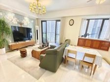 保利罗兰国际 诚心出售 送车位 送家私家电 价格可谈 包税费