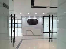 阳面 润江星际未来城280平 带隔断 地铁口开发区出租 银河