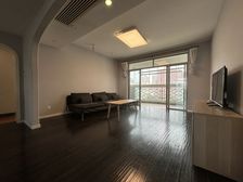 襄阳公寓06年社区,全明飞机户型 ,降价急售,看房有钥匙。