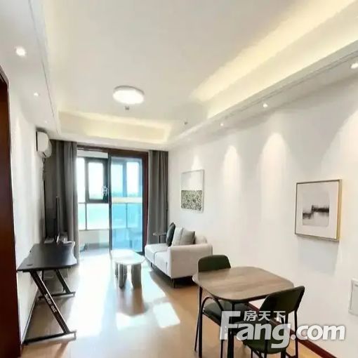 南湖商圈永旺对面 水域天际电梯精装 采光好 配套齐 拎包入住