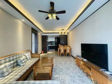 三亚一山湖,大型小区,交通生活都便利,急售。赠送家电家具