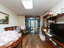 一楼送大院子,税费各付,价钱好谈,位置安静