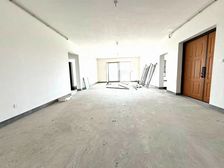 只此一席,奉贤豪宅天花板。首排位置一栏无垠,纯毛坯没有住过。