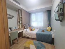 园区东 精装修湖景洋房小区 总高11层,环境好 周边配套齐全