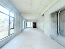 碧桂园凤凰城南向 大花园别墅 222平5室300万