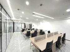 楼下地铁口 原盛国际200平实拍 24空调 带全套家具