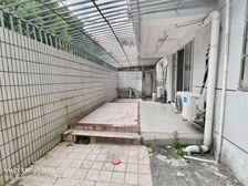 来电可大谈!底楼送40平天井!飞机户型,老少皆宜,车位充足!