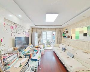静安内环上海火车站 和泰花园3室飞机户型 100平大露台