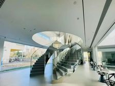 满满艺术设计感丨临街独栋展厅丨200平面积丨门口