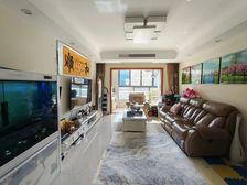 绿地南北通精装修,2加1户型,得房率高,保养佳可拎包入住