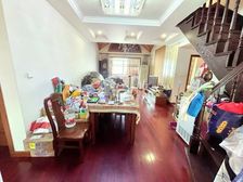 出国在急,买一层赠送一层,位置好采光好,一梯两户南北通!