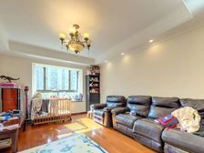 老房东单独委托 有车位 中心位置 户型正气 急售