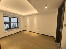 花桥中骏世界城 3室2厅2卫 精装修 190万元