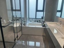 海玥云庭 4室2厅2卫 精装修 320万元 149平米