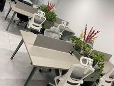 春季特惠!卓、越世纪中心!工位出租!3到4人独立办公室可季付