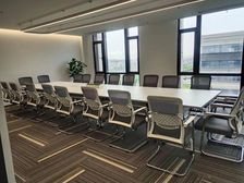 虹桥1000平精装顶楼双面采光2.5元 双轨地铁独立空调