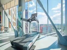 正所谓依山傍水XX之地!前后景观背有靠山,前观水,预约看房