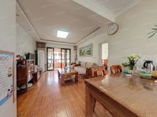 景观楼层、采光好,近地铁16号线、精装修、价格可以谈