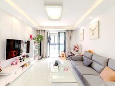 满5年唯1,小区中间位置,精装修业主诚心出售