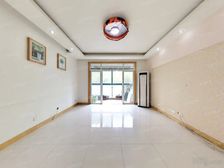 商品房小区楼梯大三房,南北飞机户型,满五年有钥匙