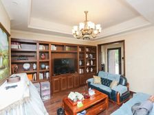 法式下叠别墅精装修可以拎包入住带有花园和地下室