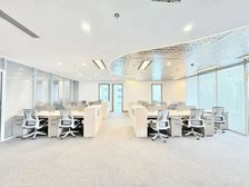 地标!集团成都选址!商务精装9隔间!拎包入驻!银泰中心金融城