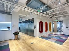 光华路SOHO 818平 业主直租精装带家具 车位