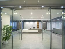 亦庄地标!楼下地铁!正对电梯大气前台!可享受政策补贴!可看房